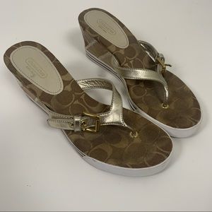 COACH GOLD WEDGE PRISTINE SANDALS WITH PATCHWORK HEEL SZ 8.5